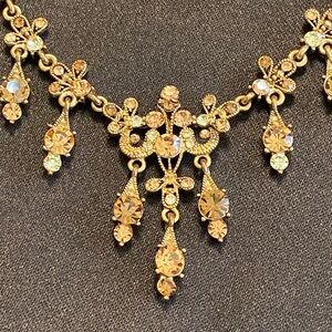 Chandelier style rhinestone necklace